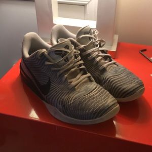 Nike Men’s Kobe Mentality Basketball Shoes